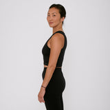 リサイクルナイロン使用クロップトップ - ポルトガル産