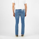 'Slim Lassen' サスティナブル素材使用 スリムフィットジーンズ(ミッドブルー)