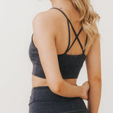 'Lena' フェアトレード タイトフィット 速乾性生地 スポーツブラ