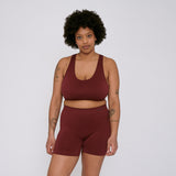 リサイクルナイロン使用ヨガショーツ - ポルトガル産